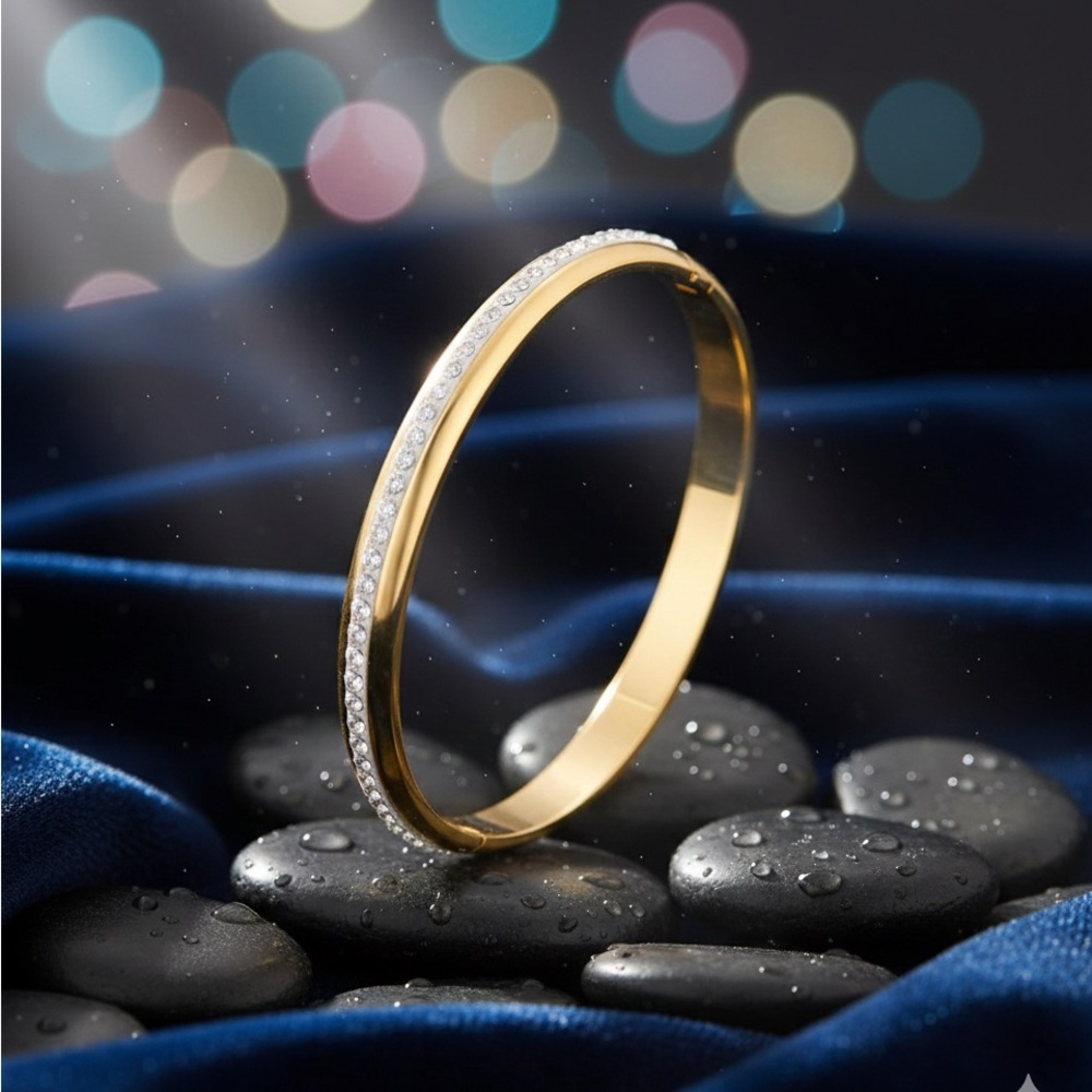 Elegant 14K Gold Women's Bracelet Good for small wrist, comes In Gift Box